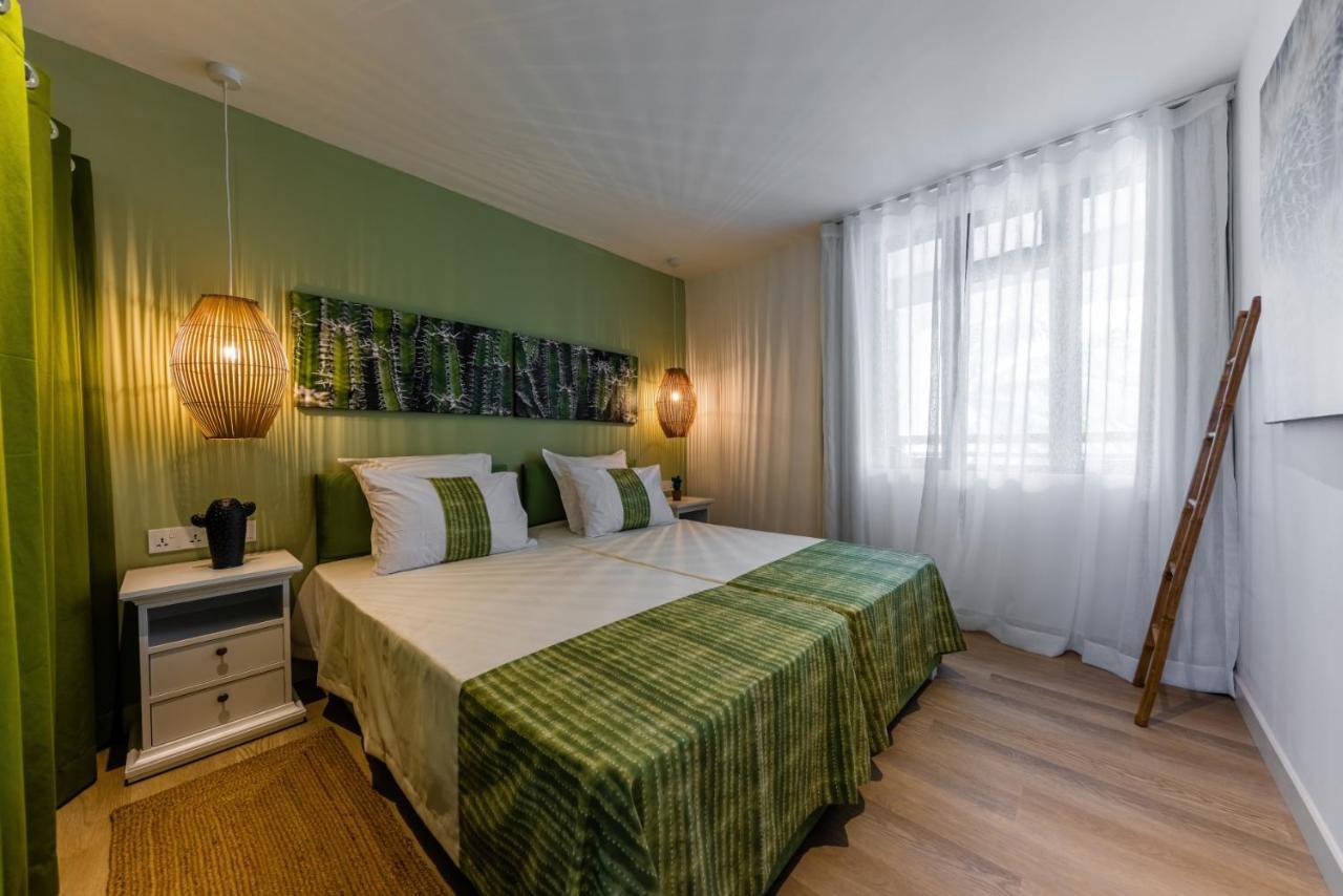 Les Cerisiers Beach Residence, Cosy And Modern 3 Bedroom Apartment Located 50 Metres From The Beach And From All Amenities And Restaurants On The Coastal Road Flic-en-Flacq Exterior foto